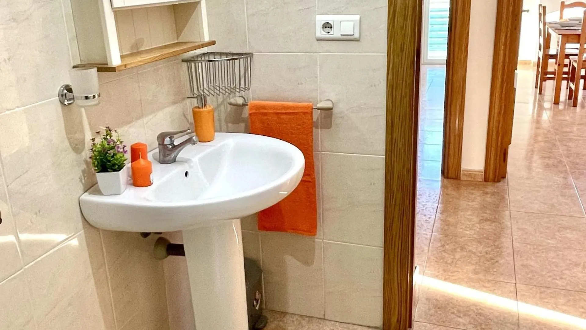 Apartbeach Los Juncos 3 Gran Terraza Y Soleado La Pineda 0*,  Spain