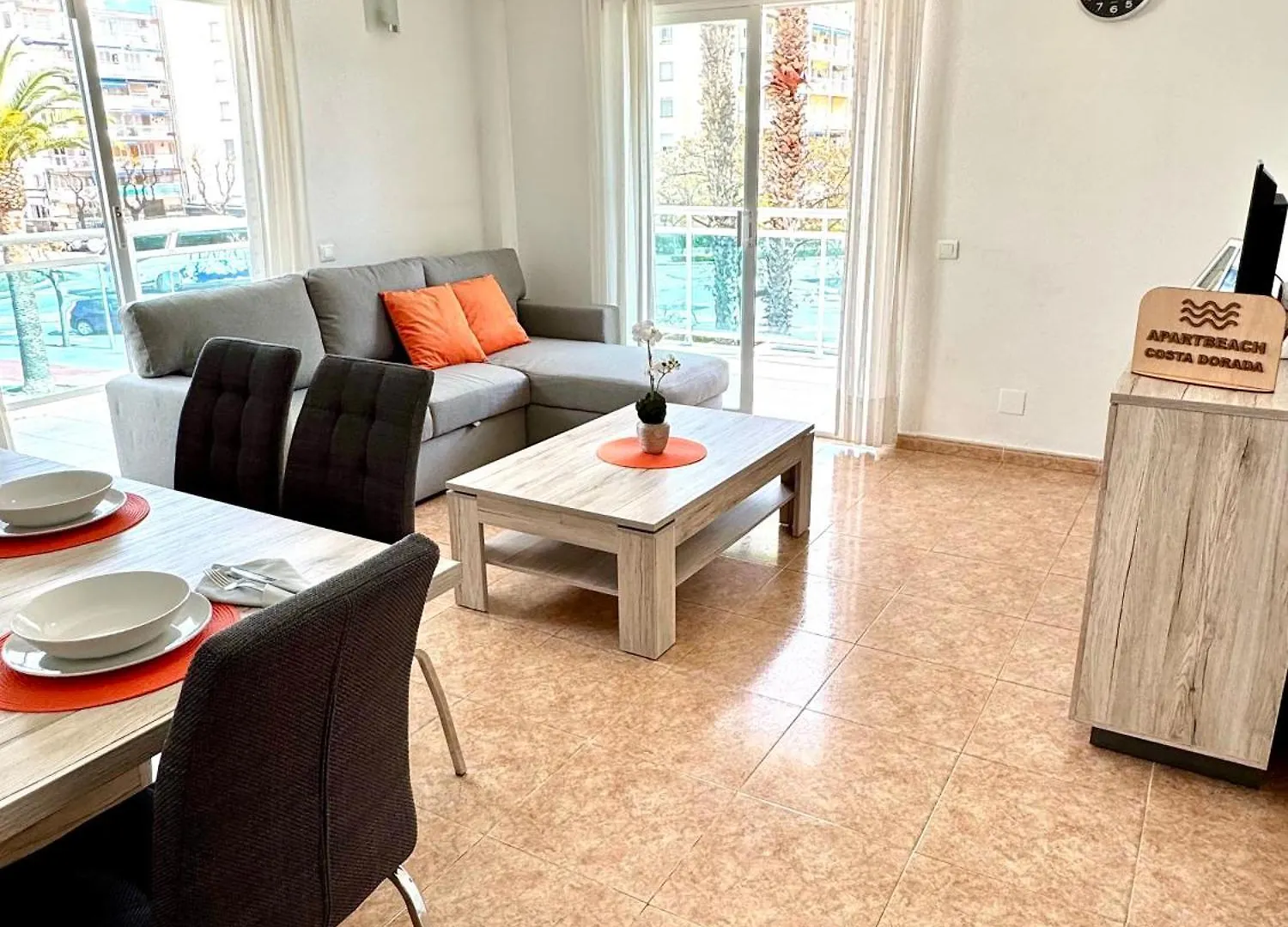 Apartbeach Los Juncos 3 Gran Terraza Y Soleado La Pineda 0*,  Spain